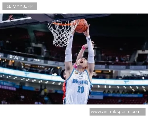 京鲁大战再现争议判罚雅尼斯：我尊重裁判的判罚