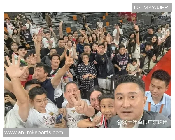 杜锋专访:3人篮球赛搭台草根也能为国争光